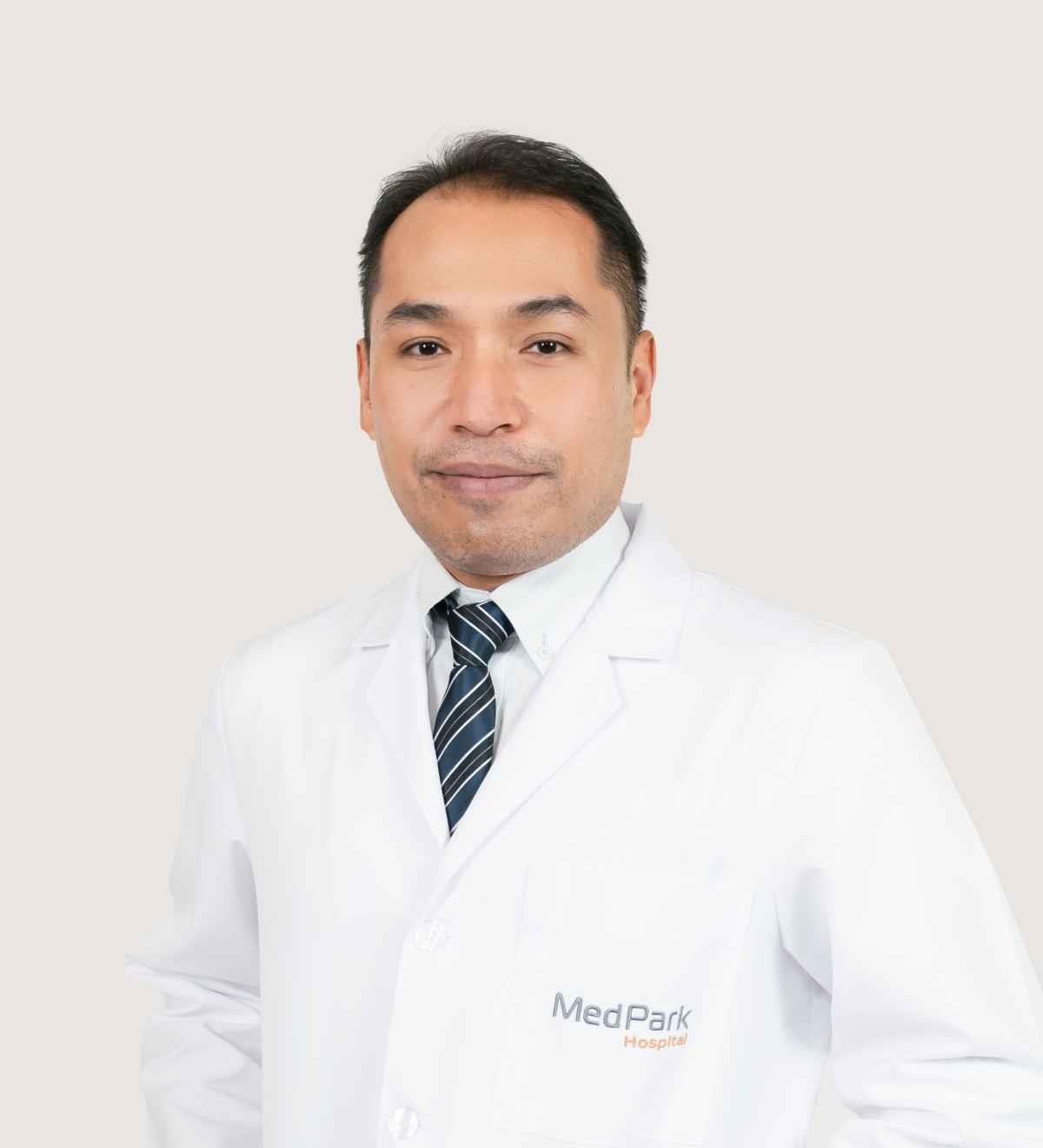 Dr Rapeepat Thewamit