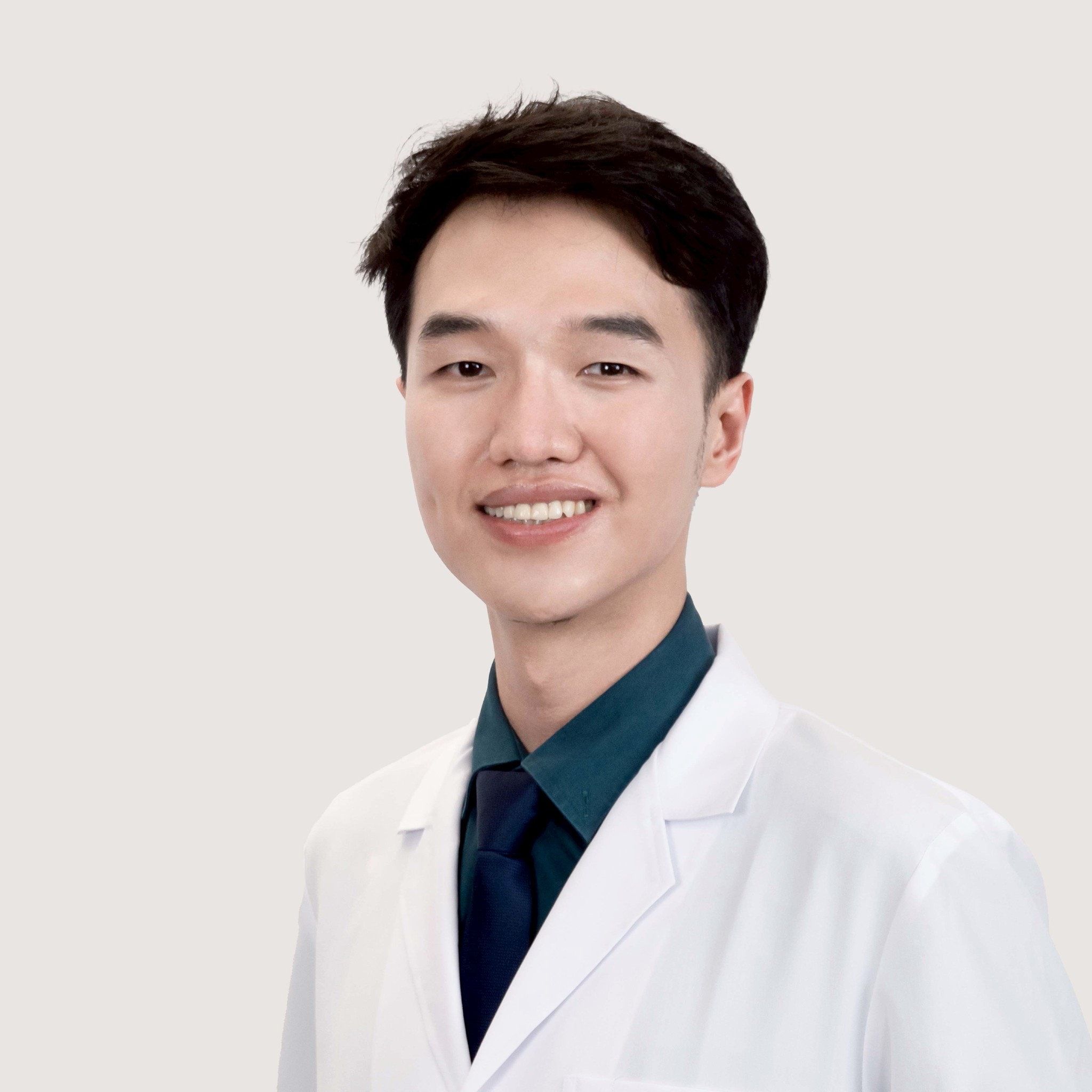 Dr Natthawut Jarunnarumol