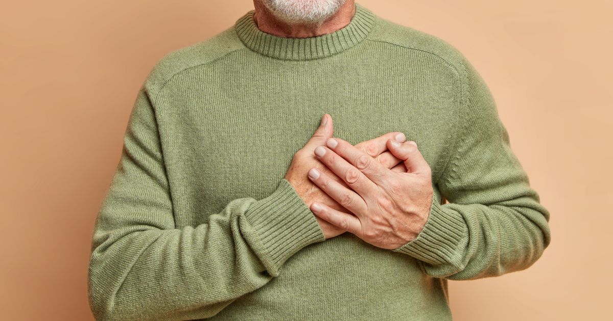 เยื่อหุ้มหัวใจอักเสบ เกิดจากอะไร อาการเยื่อหุ้มหัวใจอักเสบ - Symptoms, Causes and Treatment of Pericarditis