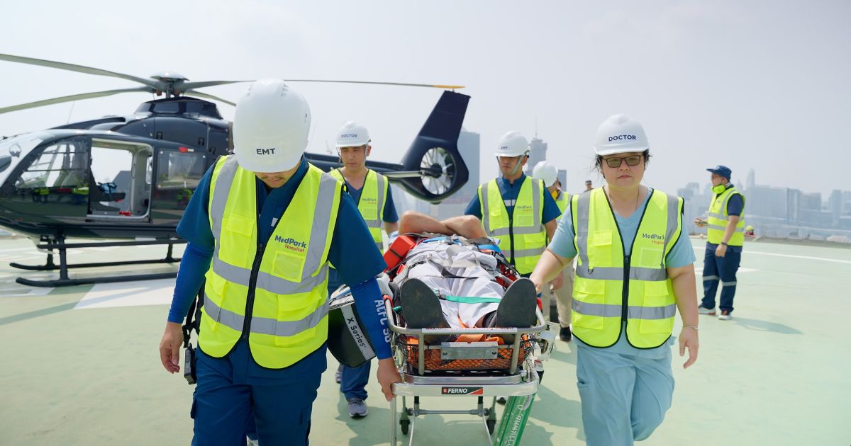 Med Park Medical Escort Center ทีมกู้ชีพบนฟากฟ้า