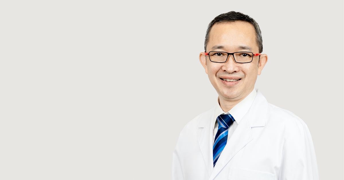 ทพ. สนธิ ศิริมัย ทันตแพทย์ผู้เชี่ยวชาญด้านทันตกรรมประดิษฐ์ - Dr Sonthi Sirimai