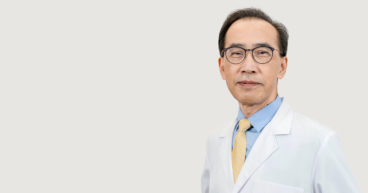 ผศ.นพ. มนต์เดช สุขปราณี แพทย์ผู้เชี่ยวชาญสาขาอายุรศาสตร์โรคติดเชื้อ - Dr Mondej Sookpranee