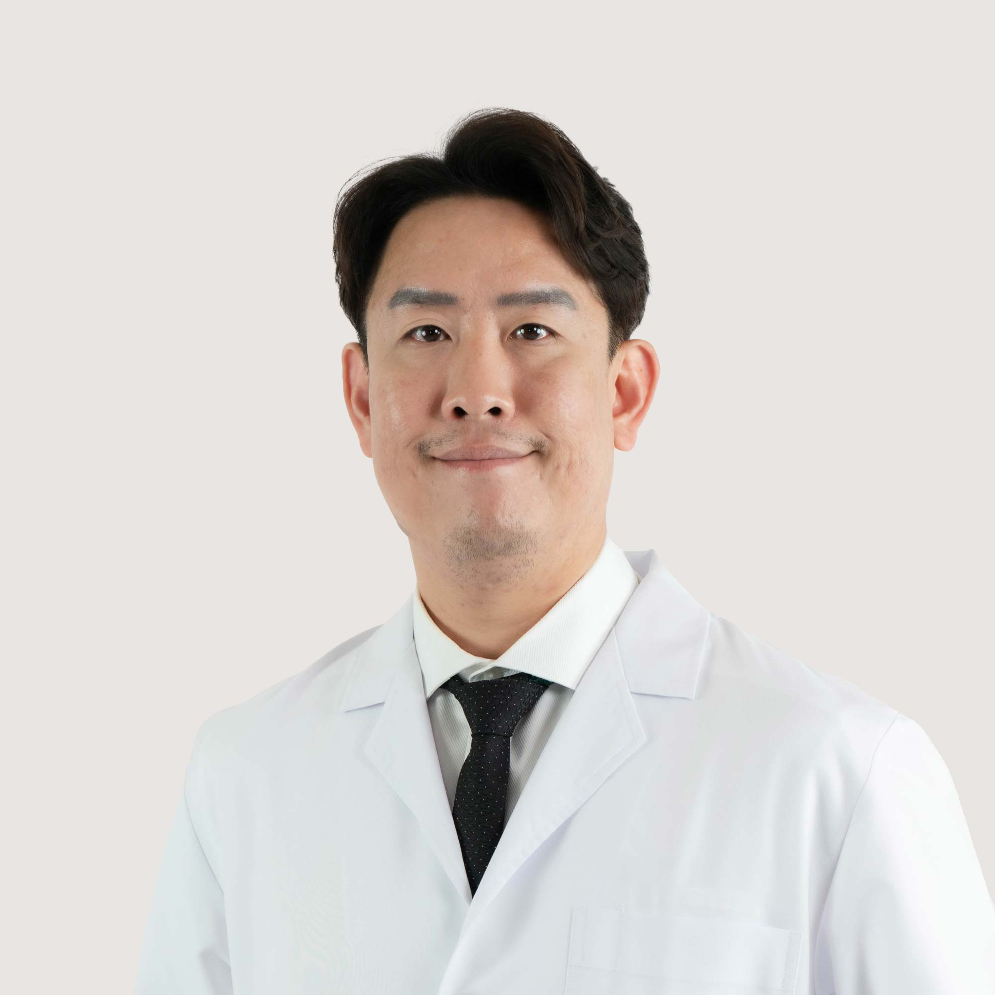 Dr Vigrom Jennetisin